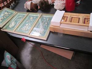 lot 434 image: Shadow Box Style Floral Wall Dcor...