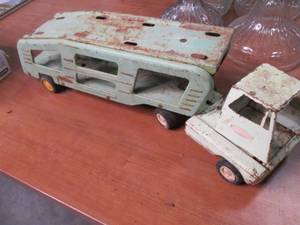 lot 440 image: Vintage Collectible Tonka Trucks C...