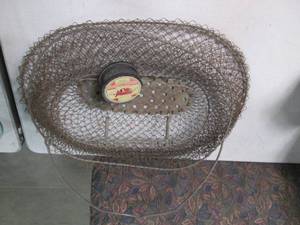 lot 455 image: Vintage Wire Live Trap Fishing Bask...