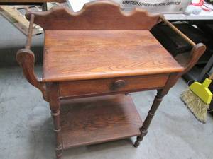 lot 461 image: Vintage Wooden Wash Table with 1 dr...