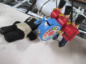 lot 475 image: 1940s Vintage Plastic Wind-up Drum...