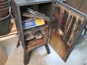 lot 495 image: Masterbuilt Pro Electric Smoker...