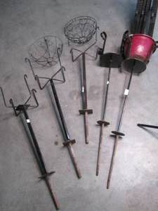 lot 513 image: Lot of 5 Heavy Duty Stake in the Gr...