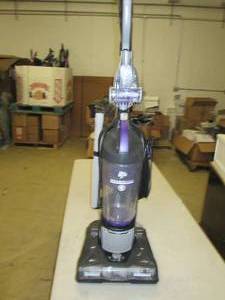 lot 28 image: dirtdevil power max tested and work...