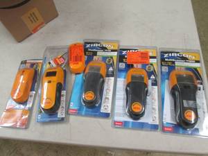 lot 186 image: 6 various zircon stud finders ...