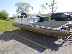 lot 1 image: 1985 Palm Beach Pontoon