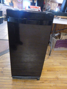 lot 27 image: Kenmore Elite Trash Compactor