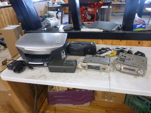 lot 72 image: Miscellaneous Electronics