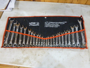 lot 77 image: Grip 24 Piece Combination Wrench Set