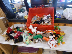 lot 102 image: Tote Full of Beanie Babies