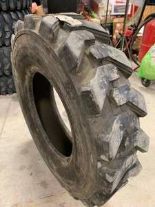 lot 21 image: EBT Big Dawg Skid Steer Tire 7.00-15