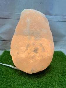 lot 29 image: Himalayan Salt Lamp 7 Tall