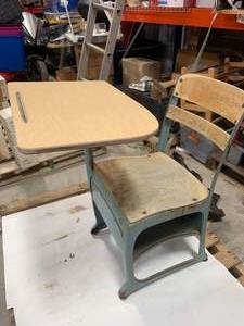lot 42 image: Vintage Antique Childrens School Desk
