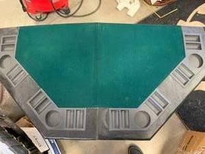 lot 77 image: Four Position Felt Top Poker Table 46  Wide