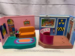 lot 80 image: 2001 World Of Springfield Simpsons Living Room & Nuclear Power Plant