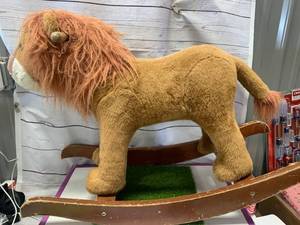 lot 103 image: Vintage Lion Rocker 21 Tall