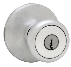 lot 316 image: Kwikset Tylo Satin Chrome Keyed Entry Door Knob 738237