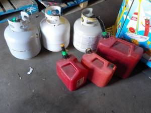 lot 3 image: 3 Cylinders and 3 Gas Cans...