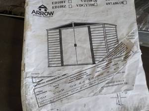 lot 17 image: Arrow Shed-everything on Pallet as ...
