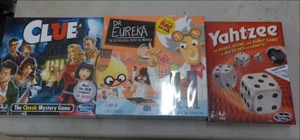 lot 87 image: Games...