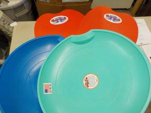 lot 122 image: 4 Sleds...
