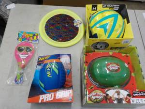 lot 125 image: Sports Toys and Games...