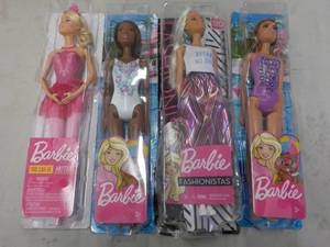 lot 127 image: Barbies...