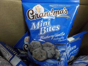 lot 302 image: Case of Grandmas Mini Bites Bluebe...