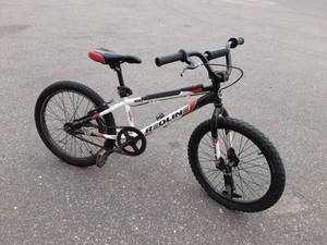 Red Line Raid BMX Bike 20 (Includes Lock With Combo)