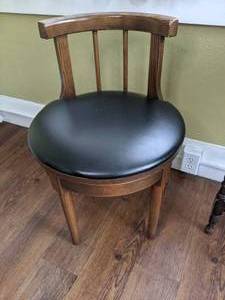 Small Swivel Stool with Cushioned Seat