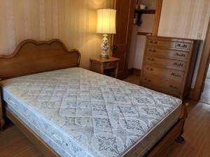 Complete Bedroom Set Night Stands, Chest of Drawers, Dresser, Mirror & Bed Frame