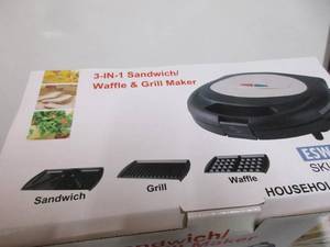 lot 60 image: Sandwich and Waffle Maker