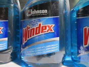 lot 36 image: Windex Glass Cleaner