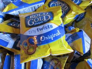 lot 20 image: Rold Gold Pretzels