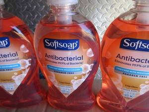 lot 99 image: Softsoap Antibacterial