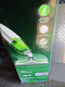lot 101 image: Swiffer Sweep  Vac