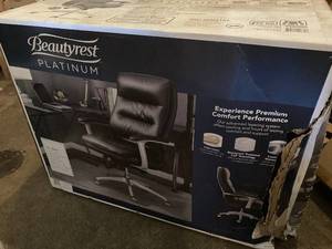 lot 3 image: Beautyrest Platinum Executive Chair