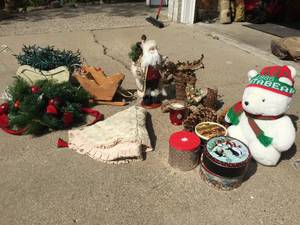 lot 58 image: Christmas Items
