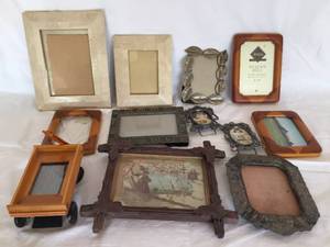 lot 59 image: Picture Frames