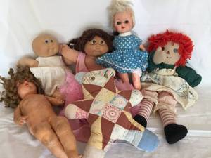 lot 60 image: Vintage Doll Lot