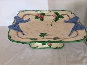 lot 69 image: The Haldon Group 1986 Ceramics