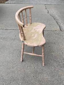 lot 84 image: Vintage Ornate Wooden Chair