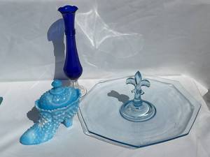 lot 99 image: Beautiful Decorative Blue Glassware Items