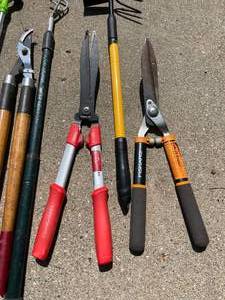 lot 110 image: Gardening Tools