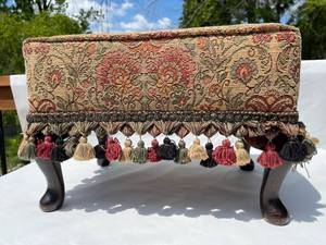 lot 114 image: Ornate Padded Foot Stool