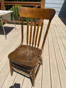 lot 121 image: Vintage Wooden Chair