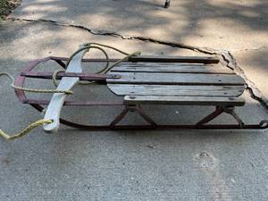 lot 126 image: Vintage Wooden Sled