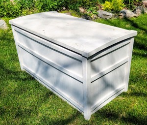 lot 8 image: Outdoor Plastic Storage Box