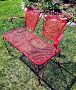 lot 10 image: Painted Metal Bench