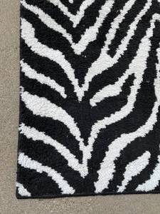 lot 136 image: Zebra Pattern Throw Rug
